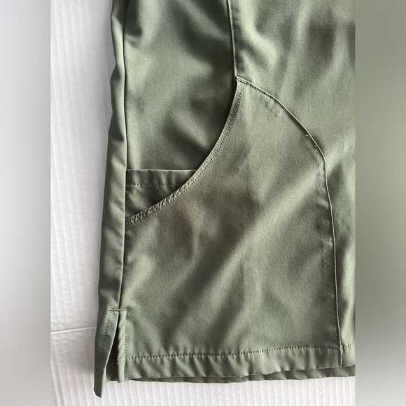 Maevn by matrix scrub set - Picture 4 of 14